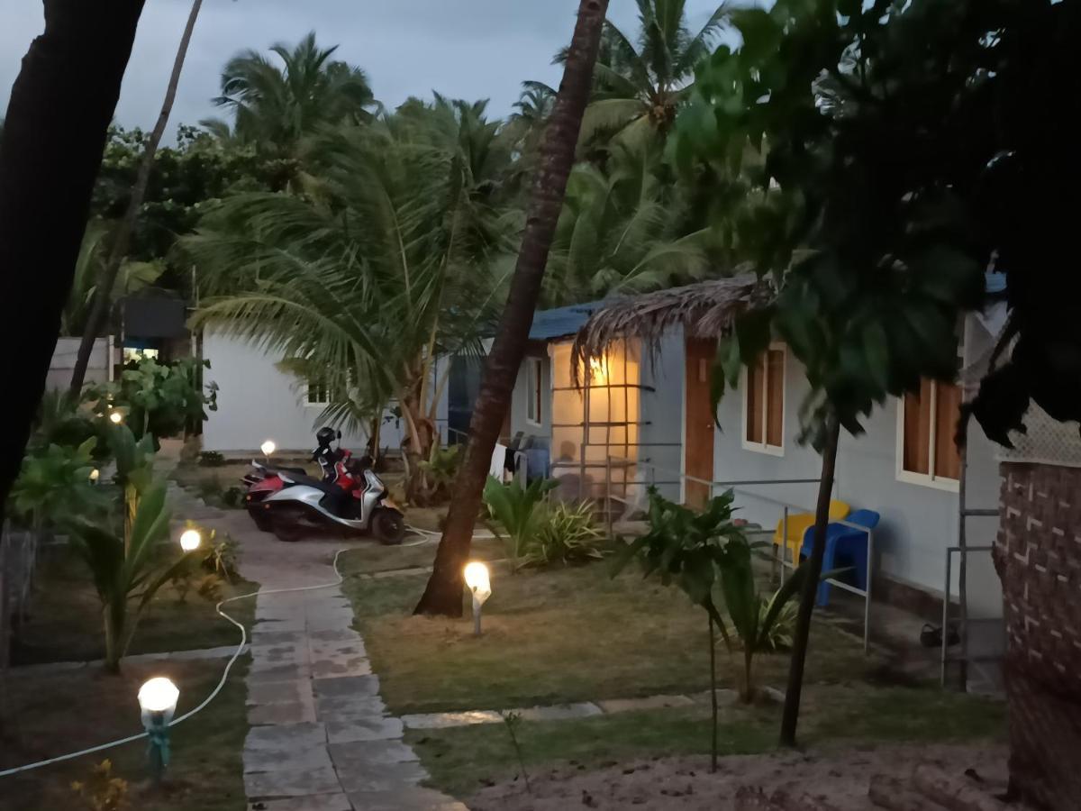 Shantaram Beach Huts Arambol Dış mekan fotoğraf